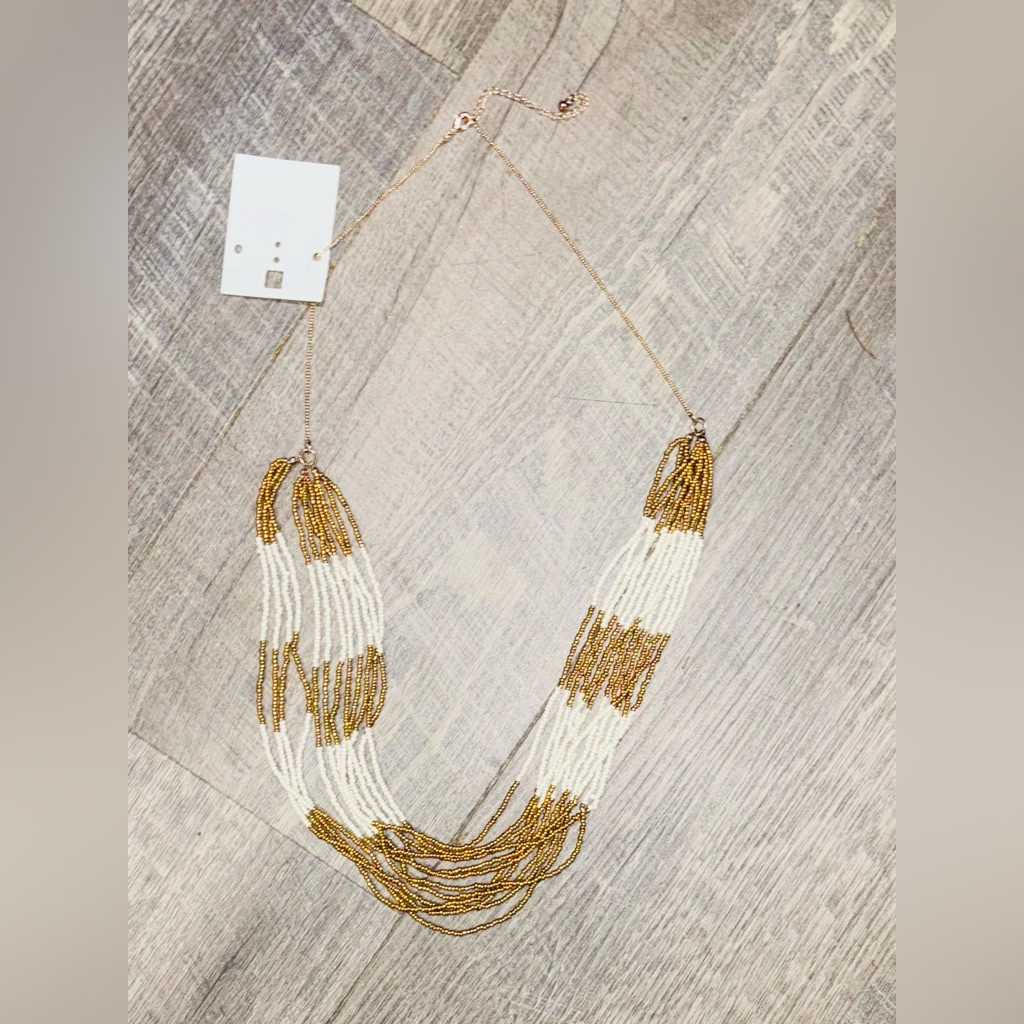 Old Navy- Chunky Beaded Necklace -Osfa 14$